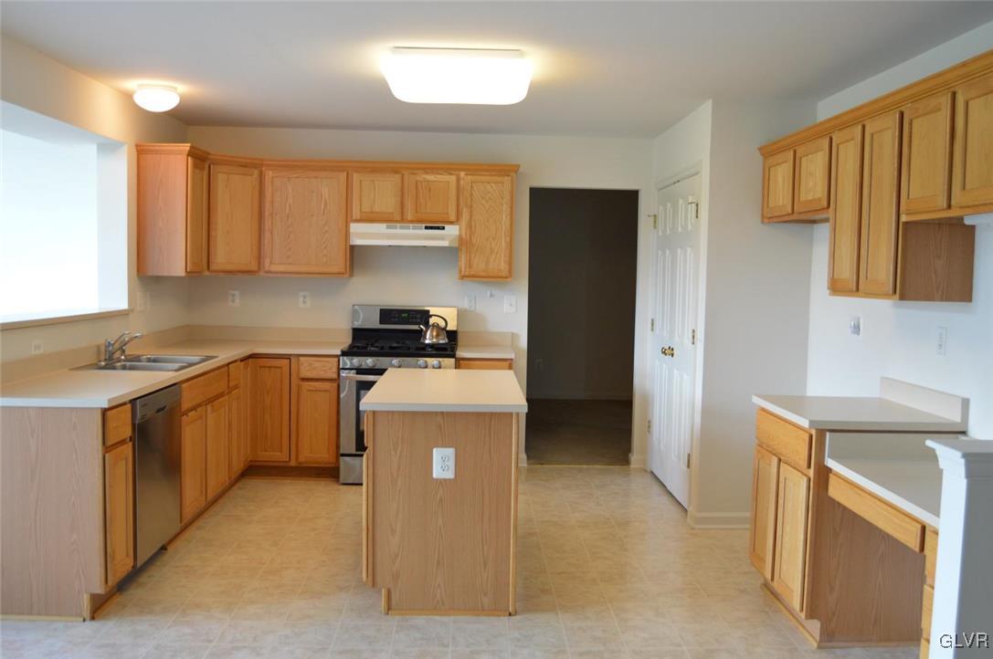 25 Clover Hollow Road Easton, PA 18045 - Photo 5 of 30 Gallery Image 5