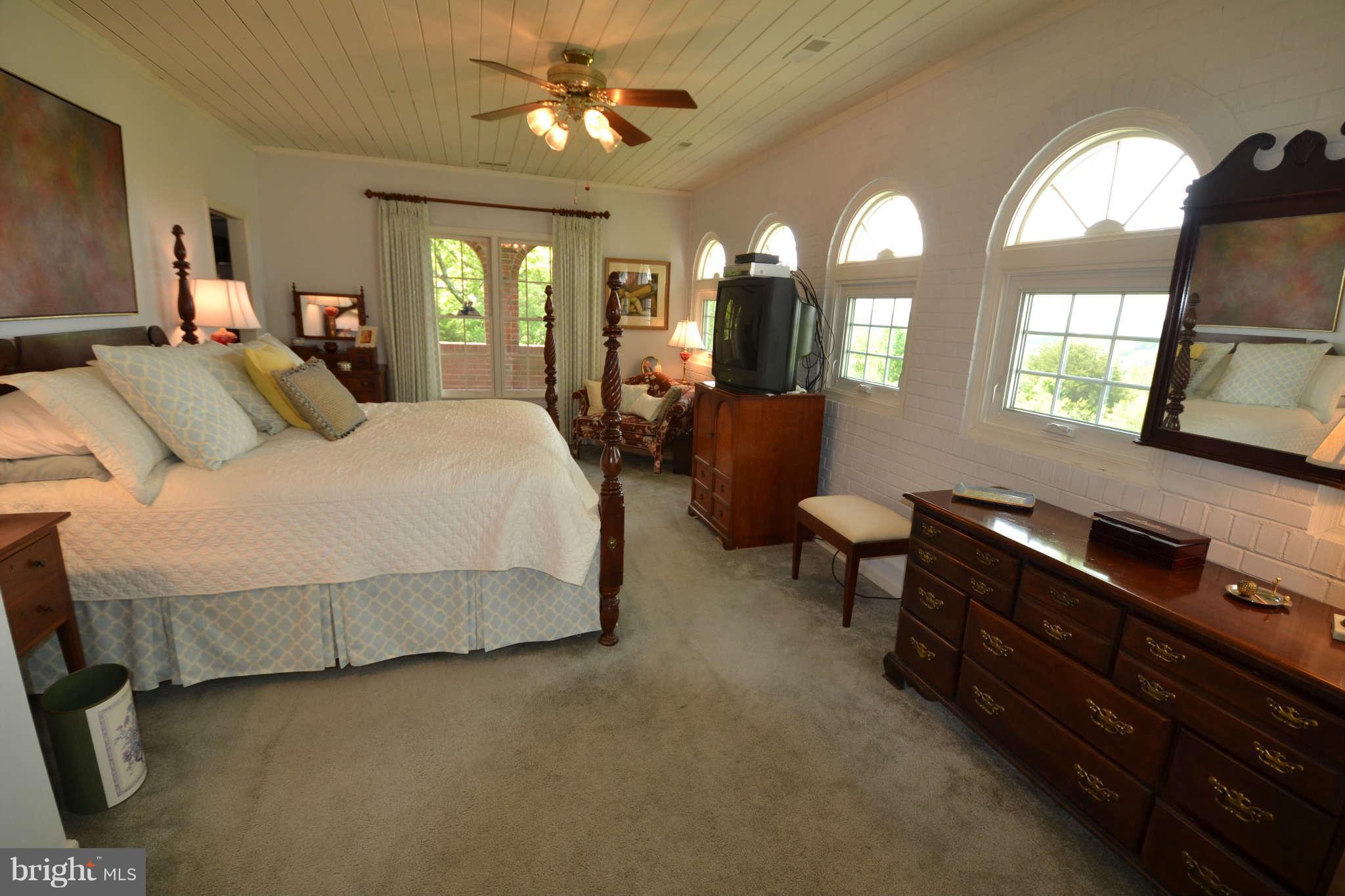 5319 Mountain View Drive Broad Run, VA 20137 - Photo 17 of 30 Bedroom (Master)