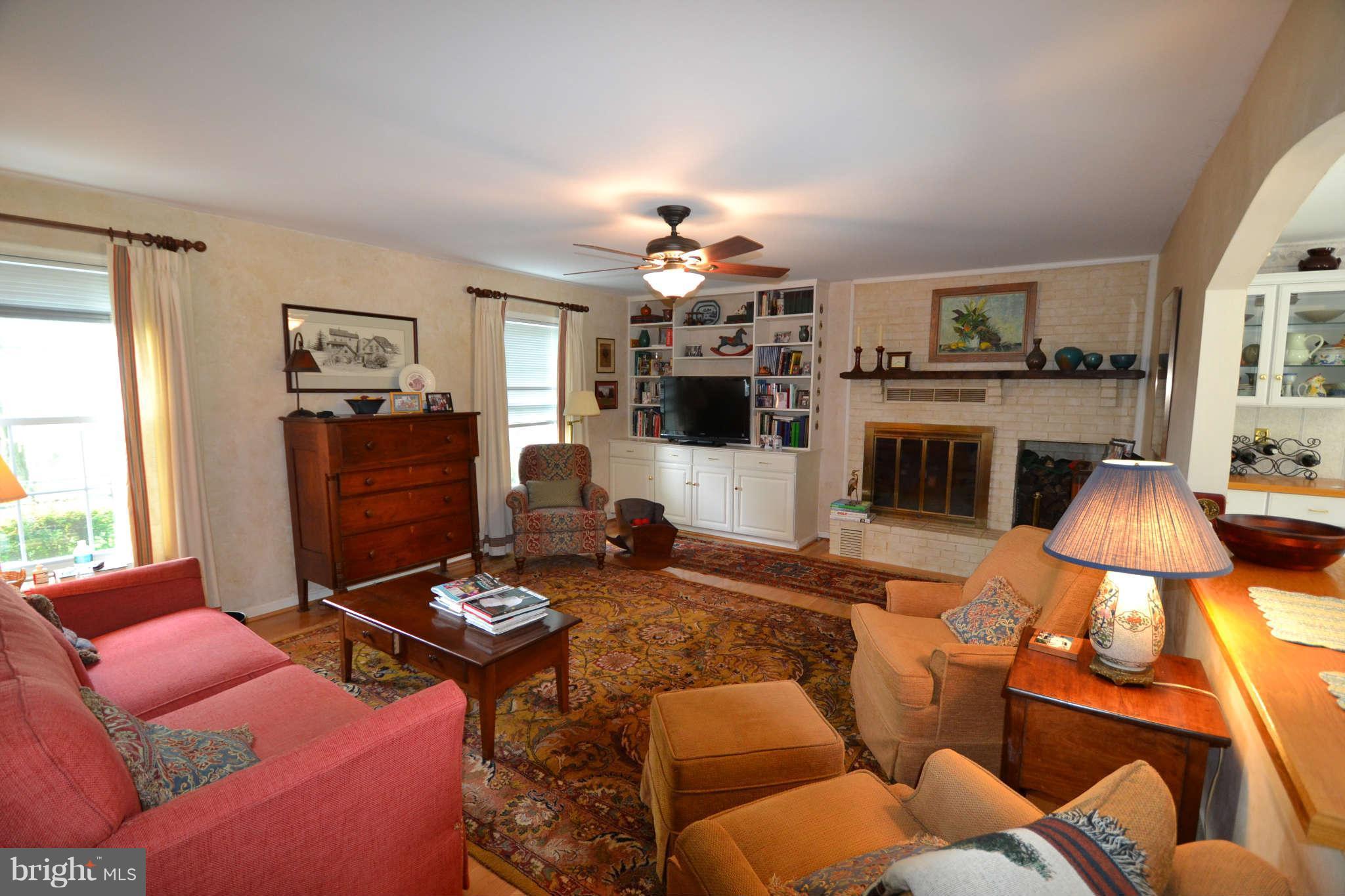 5319 Mountain View Drive Broad Run, VA 20137 - Photo 10 of 30 Family Room