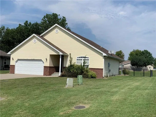 $249,000 | 512 South Brooklyn Court, Frontenac, KS 66763