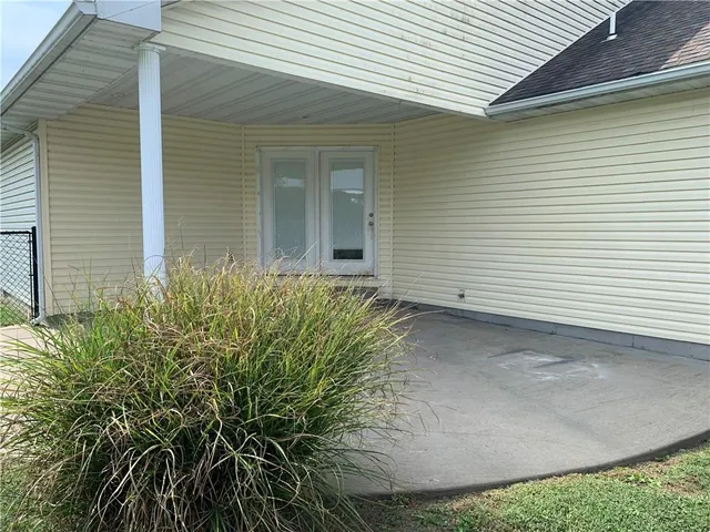 $249,000 | 512 South Brooklyn Court, Frontenac, KS 66763