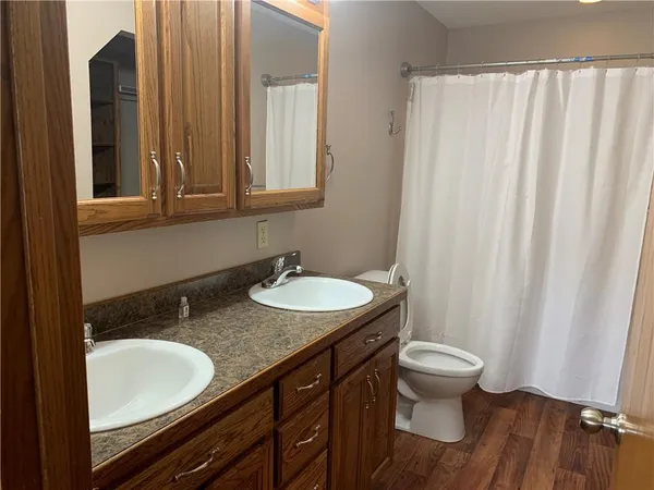$244,000 | 512 South Brooklyn Court, Frontenac, KS 66763