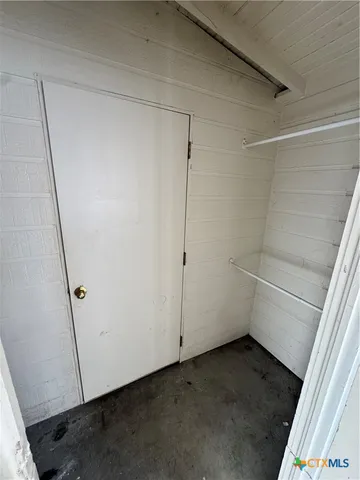 $1,250 | 209 Lackey Street, Cuero, TX 77954