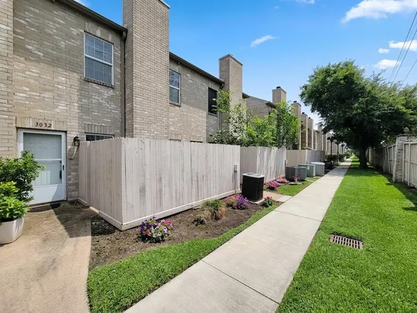 $179,500 | 3032 Holly Hall Street, Unit 3032, Houston, TX 77054