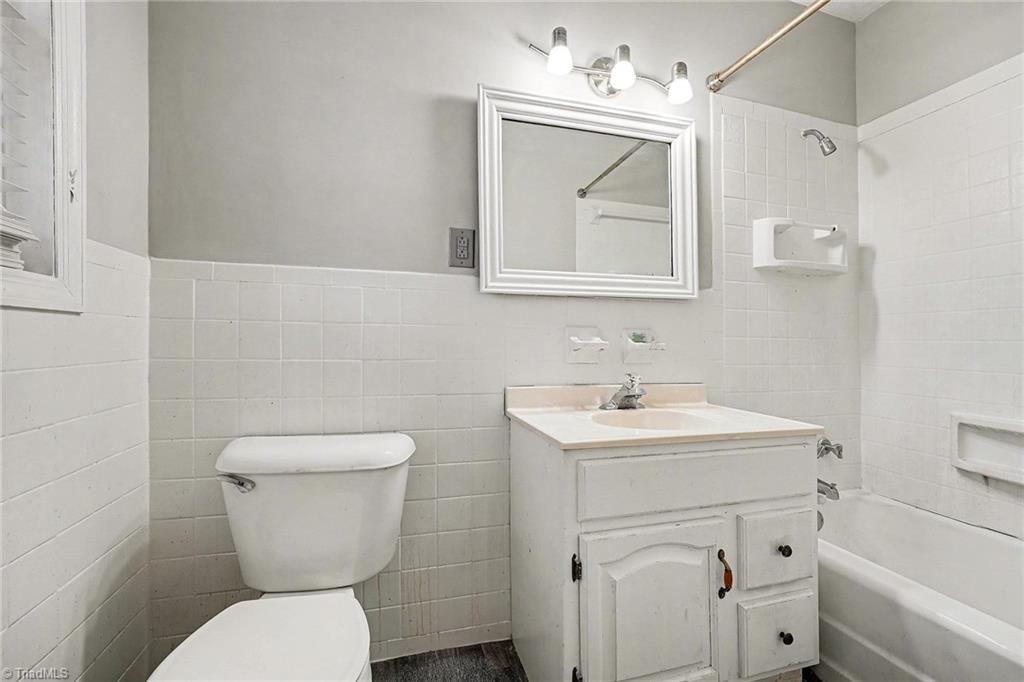 4405 Thomasville Road Winston-Salem, NC 27107 - Photo 15 of 29 Hallway Bathroom