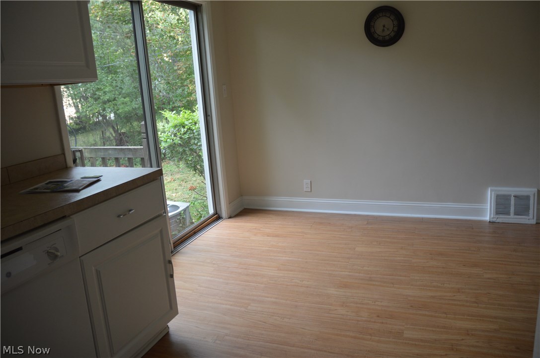 5153 Bridgewater Road Cleveland, OH 44124 - Photo 12 of 18