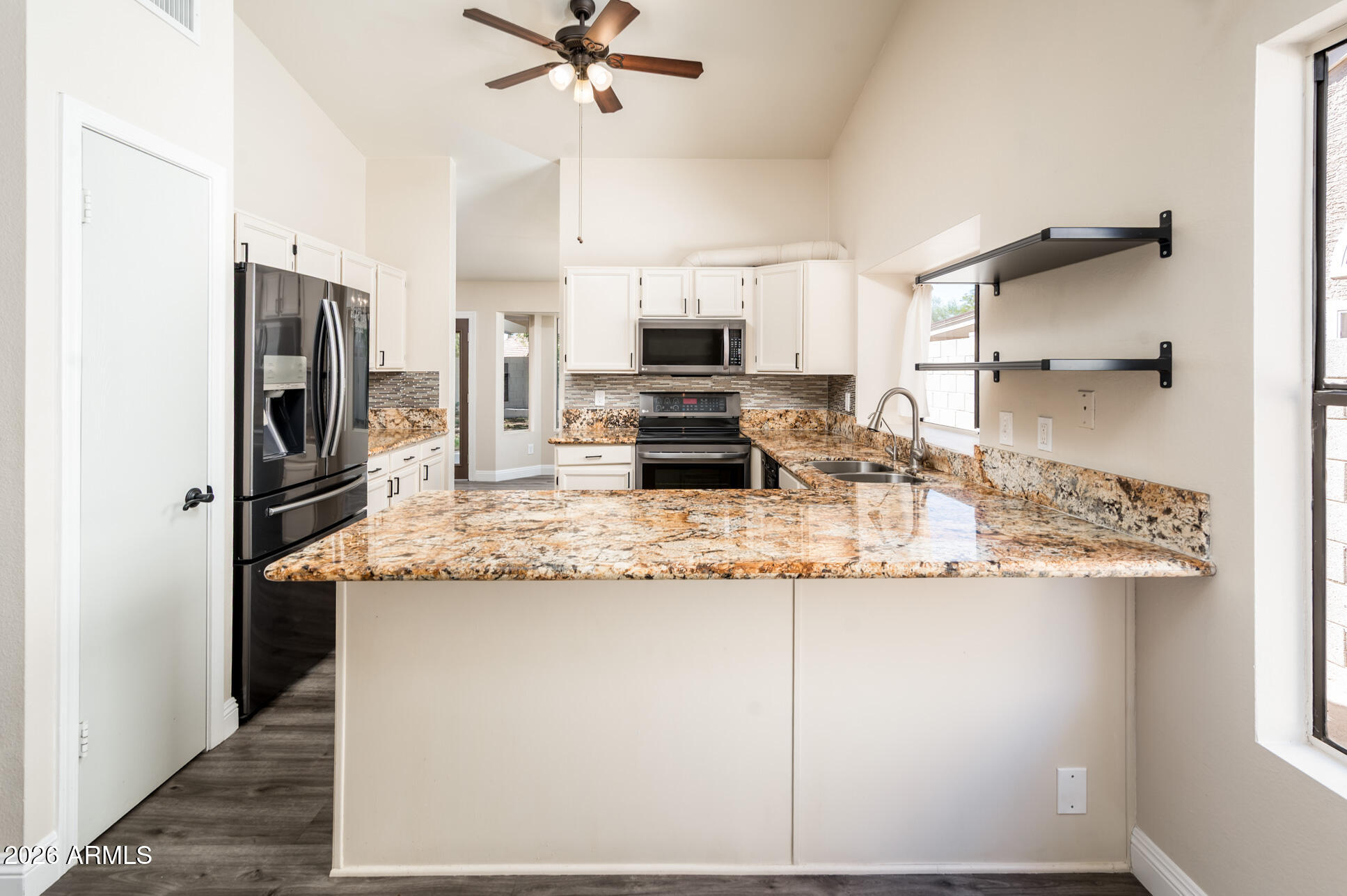 2717 East Dry Creek Road Phoenix, AZ 85048 - Photo 16 of 36 Kitchen
