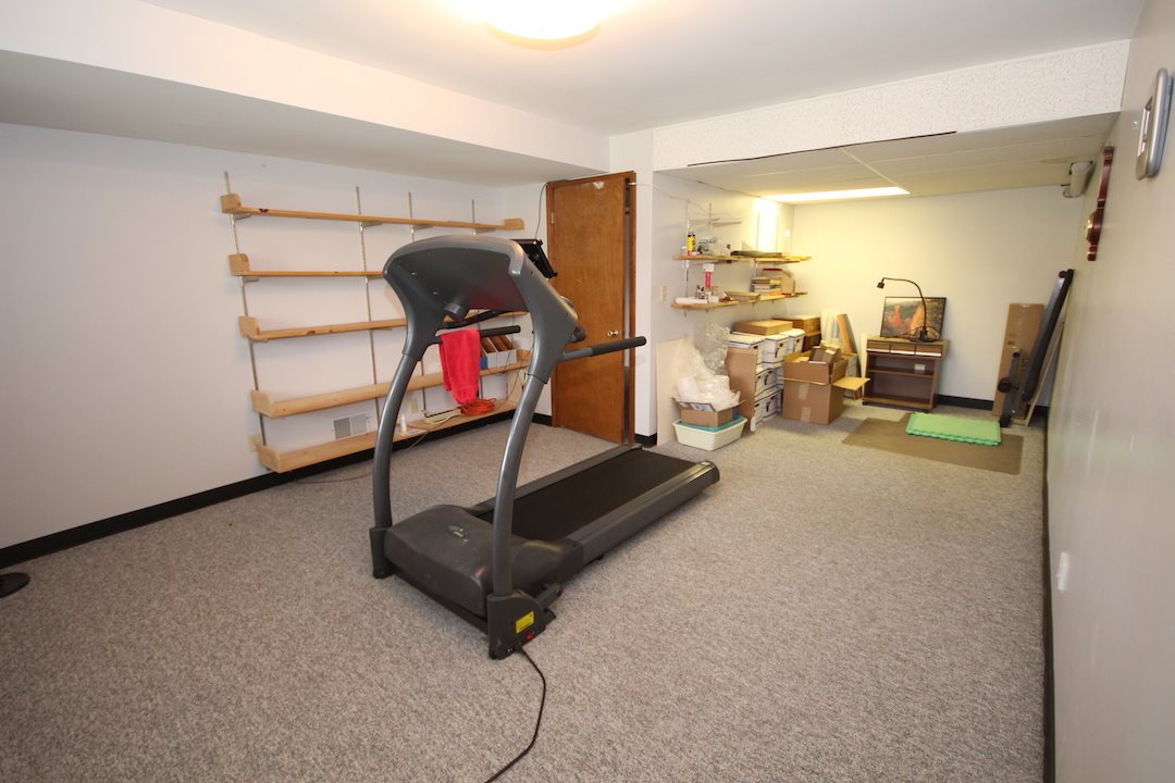 970 West Wing Road Mount Pleasant, MI 48858 - Photo 29 of 43 1831889-28.JPG