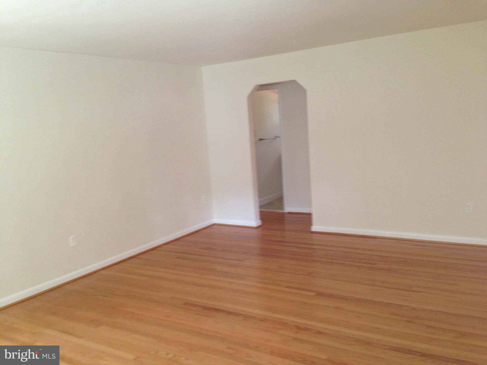 1704 Lee Road Fort Washington, MD 20744 - Photo 8 of 20 Living Room