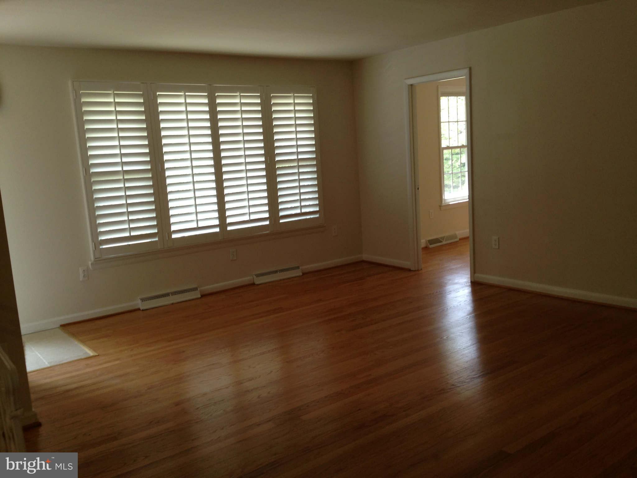 1704 Lee Road Fort Washington, MD 20744 - Photo 9 of 20 Living Room