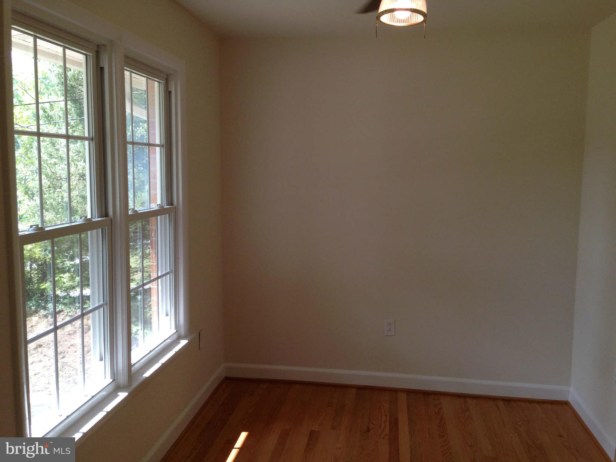 1704 Lee Road Fort Washington, MD 20744 - Photo 10 of 20 HOME OFFICE - DEN