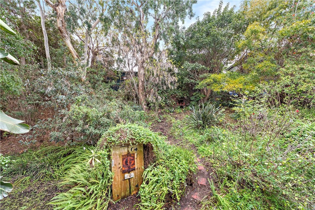 645 Griffith Way Laguna Beach, CA 92651 - Photo 42 of 55 old out house