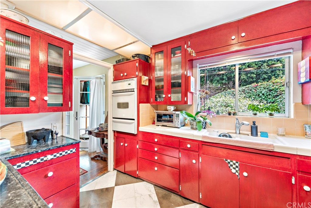 645 Griffith Way Laguna Beach, CA 92651 - Photo 7 of 55