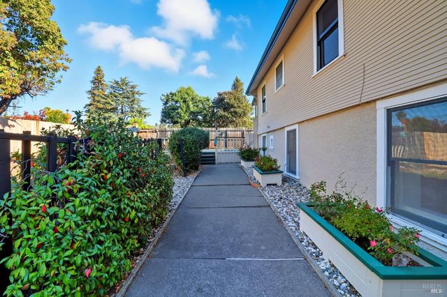 $995,000 | 2094 Center Road, Novato, CA 94947