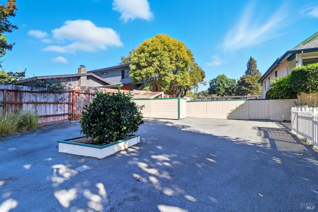 $995,000 | 2094 Center Road, Novato, CA 94947