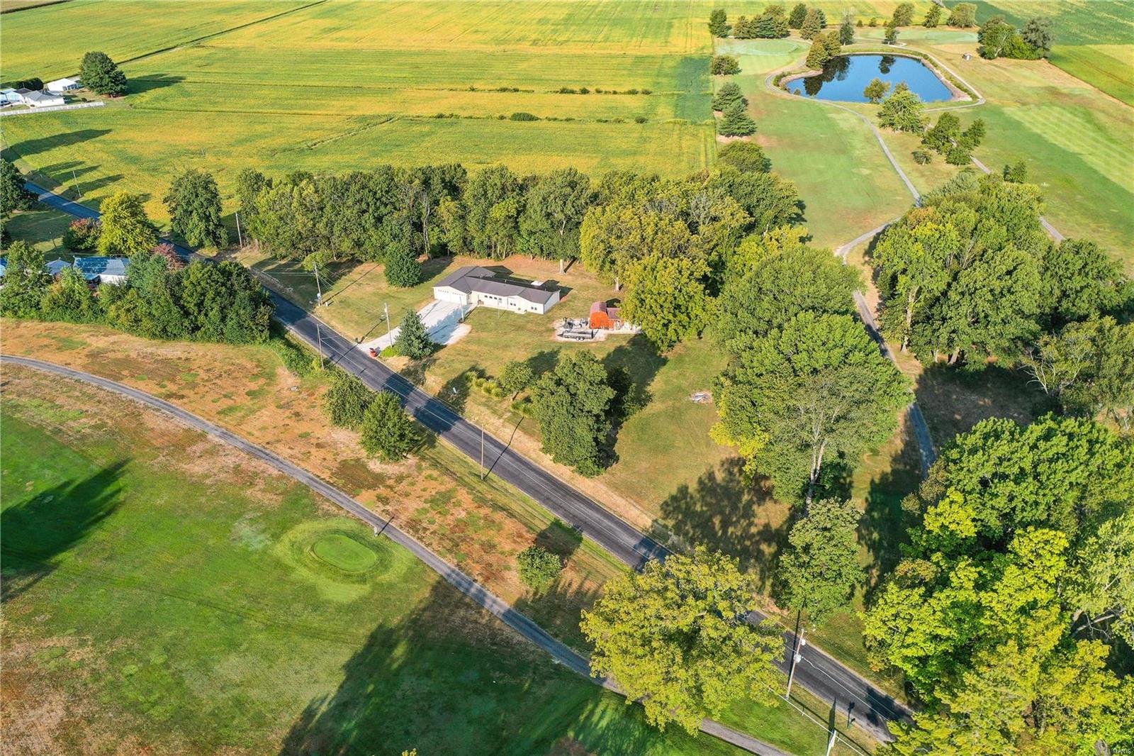 1469 North Carlyle Road Vandalia, IL 62471 - Photo 3 of 17