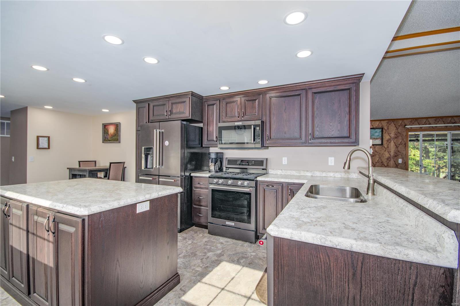 1469 North Carlyle Road Vandalia, IL 62471 - Photo 7 of 17