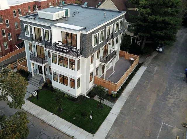 $2,800,000 | 24 Auburn Street, Unit 3, Brookline, MA 02446