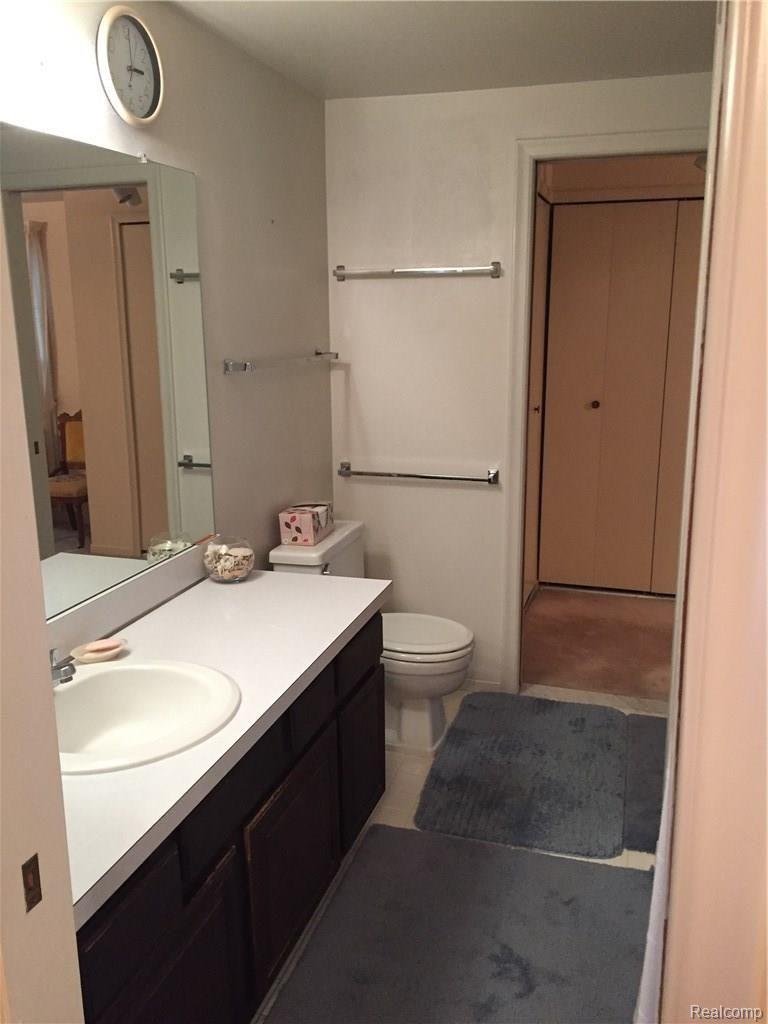 3523 Crooks Road Royal Oak, MI 48073 - Photo 13 of 17 Full Bath/Dual Entry
