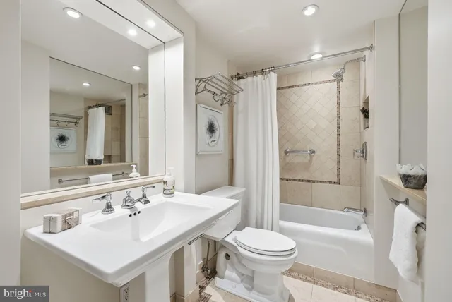 $795,000 | 2475 Virginia Avenue Northwest, Unit 325/326, Washington, DC 20037