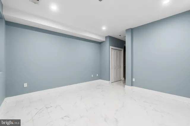 a view of a black and white photo