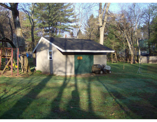 9 Grove Avenue Middleton, MA 01949 - Photo 6 of 20