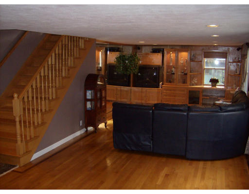 9 Grove Avenue Middleton, MA 01949 - Photo 8 of 20
