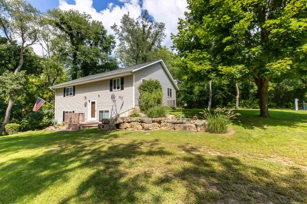 $349,000 | 9-a211 Walnut Lane, Apple River, IL 61001