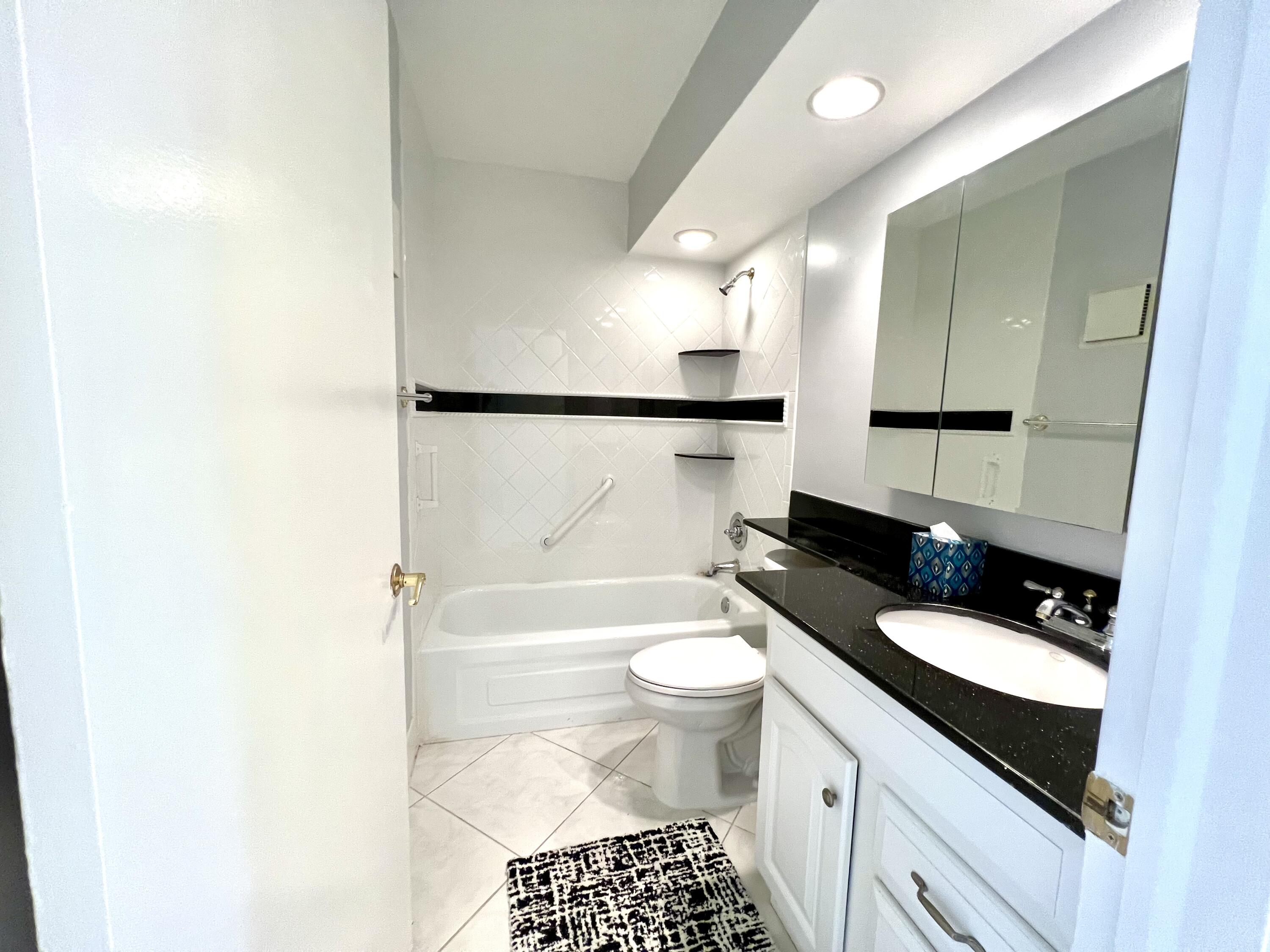 60 Normandy B Delray Beach, FL 33484 - Photo 18 of 48 Second Bathroom