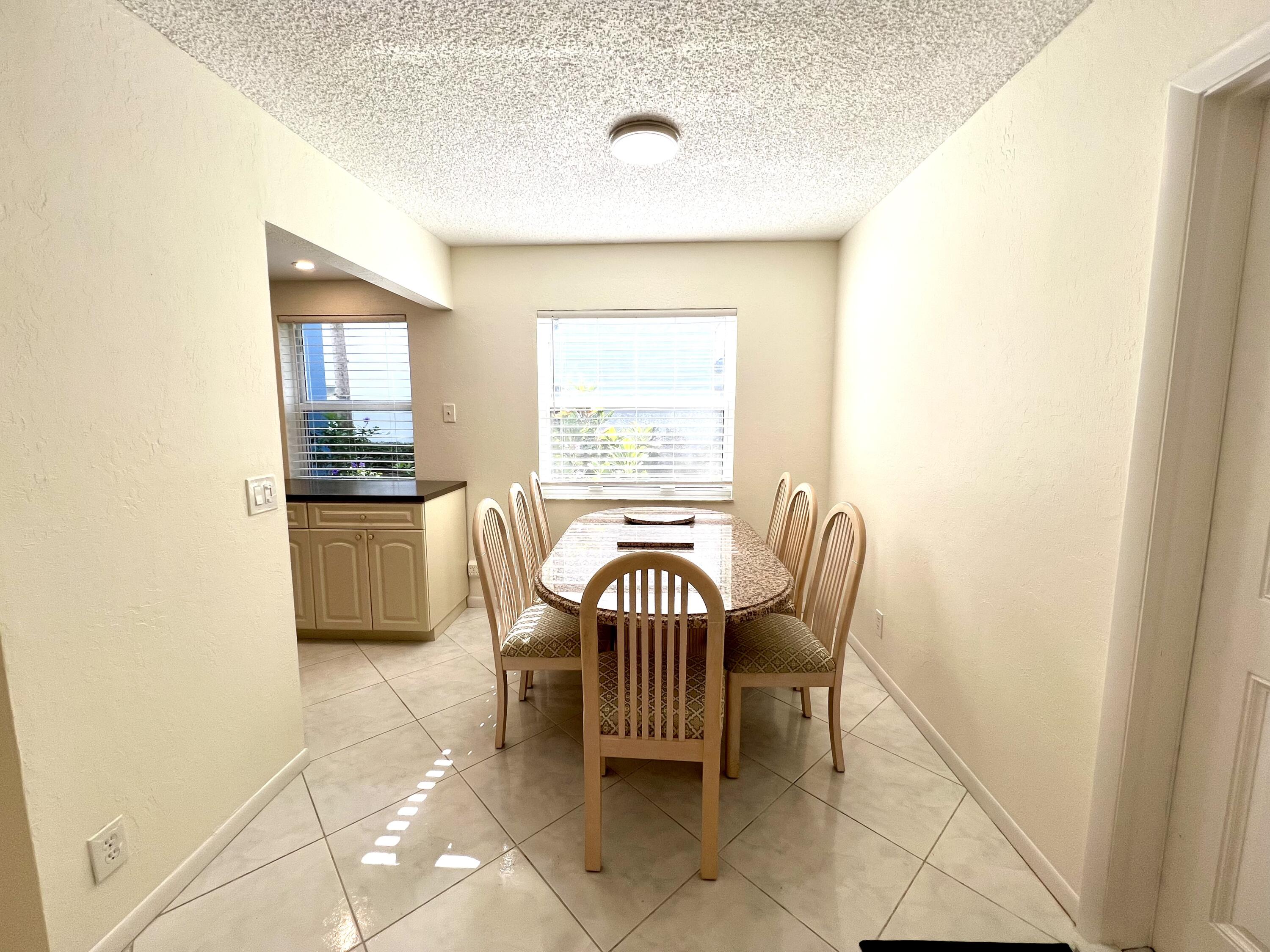 60 Normandy B Delray Beach, FL 33484 - Photo 4 of 48 Dining Room