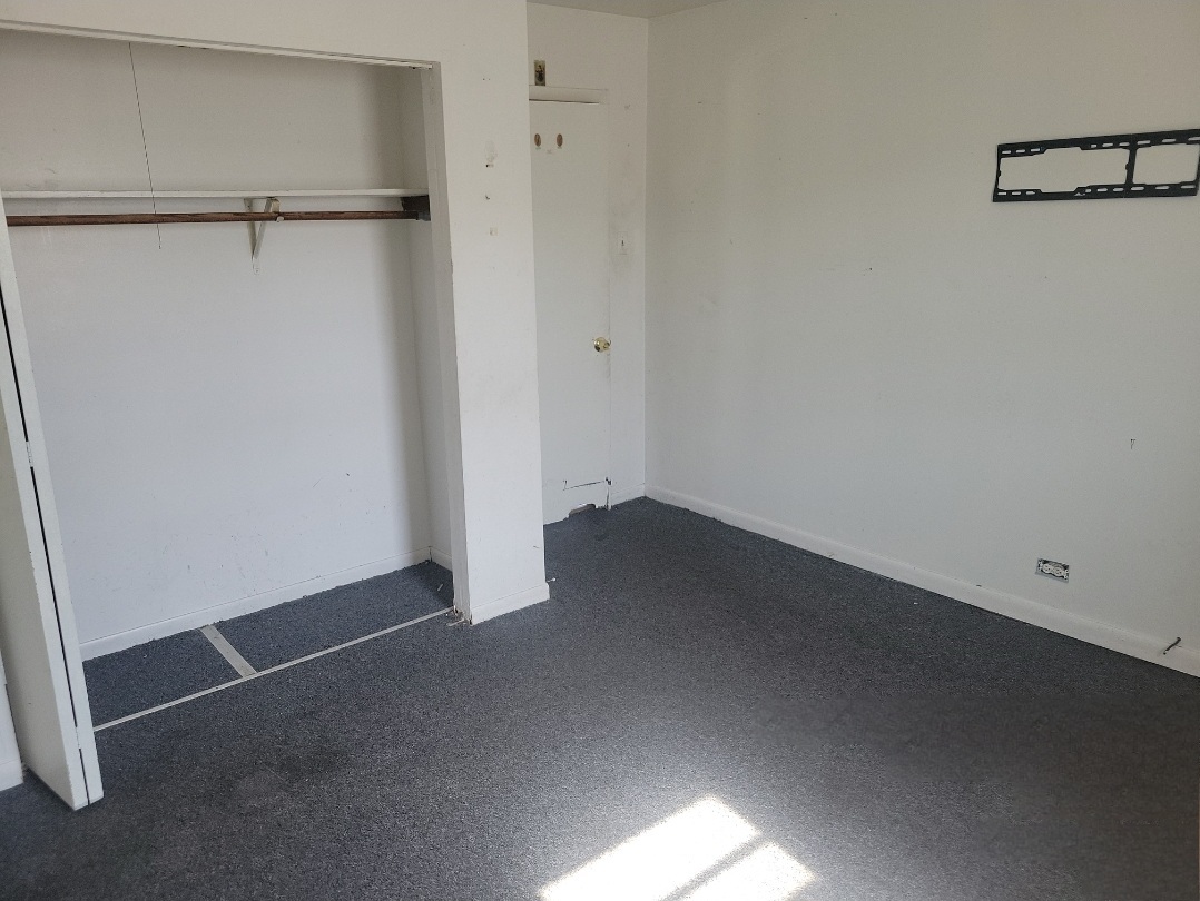 2100 14th Avenue Broadview, IL 60155 - Photo 11 of 14 a view of a small space