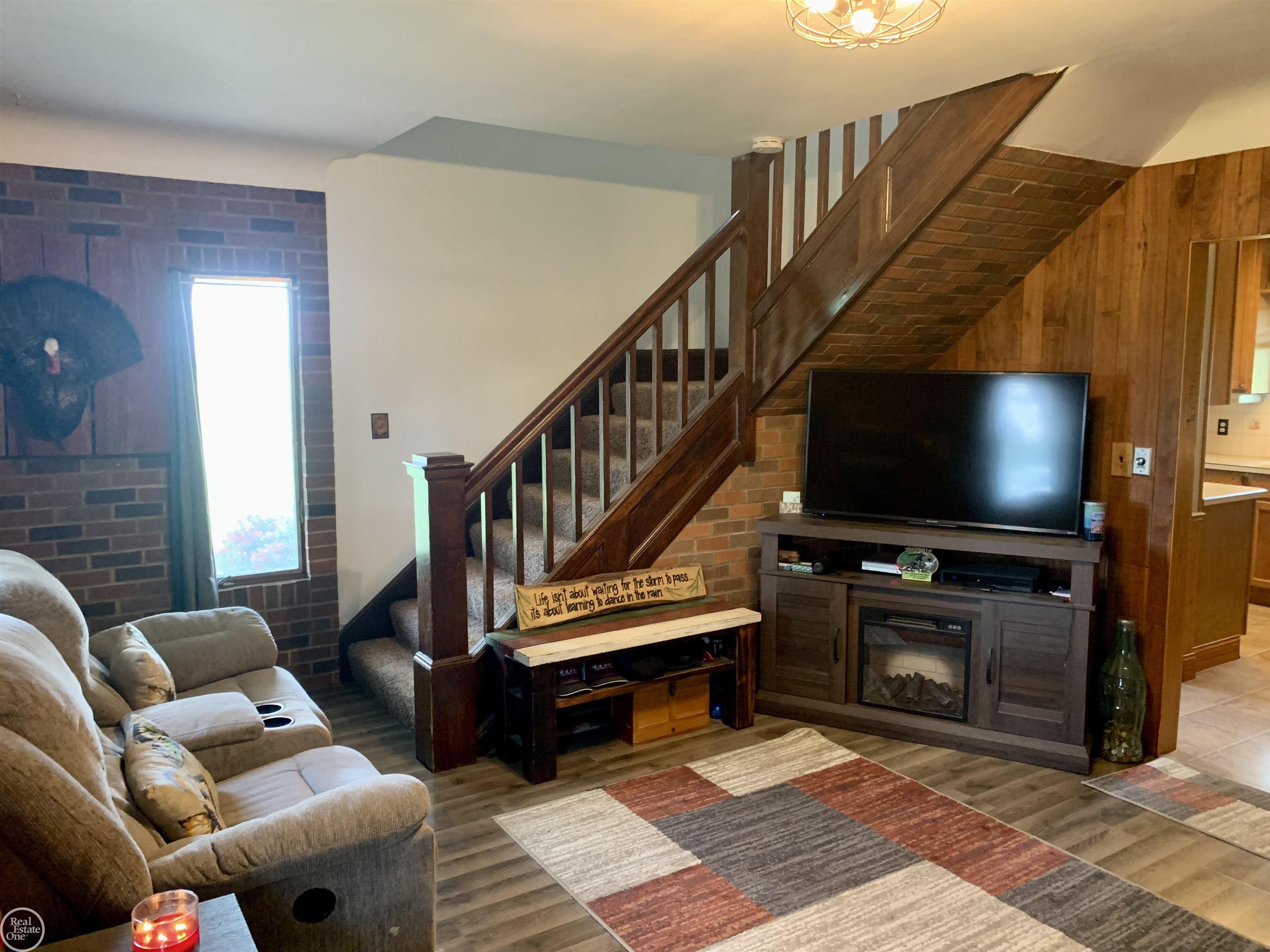 4153 Sandusky Road Peck, MI 48466 - Photo 11 of 40 50112508-10.JPG