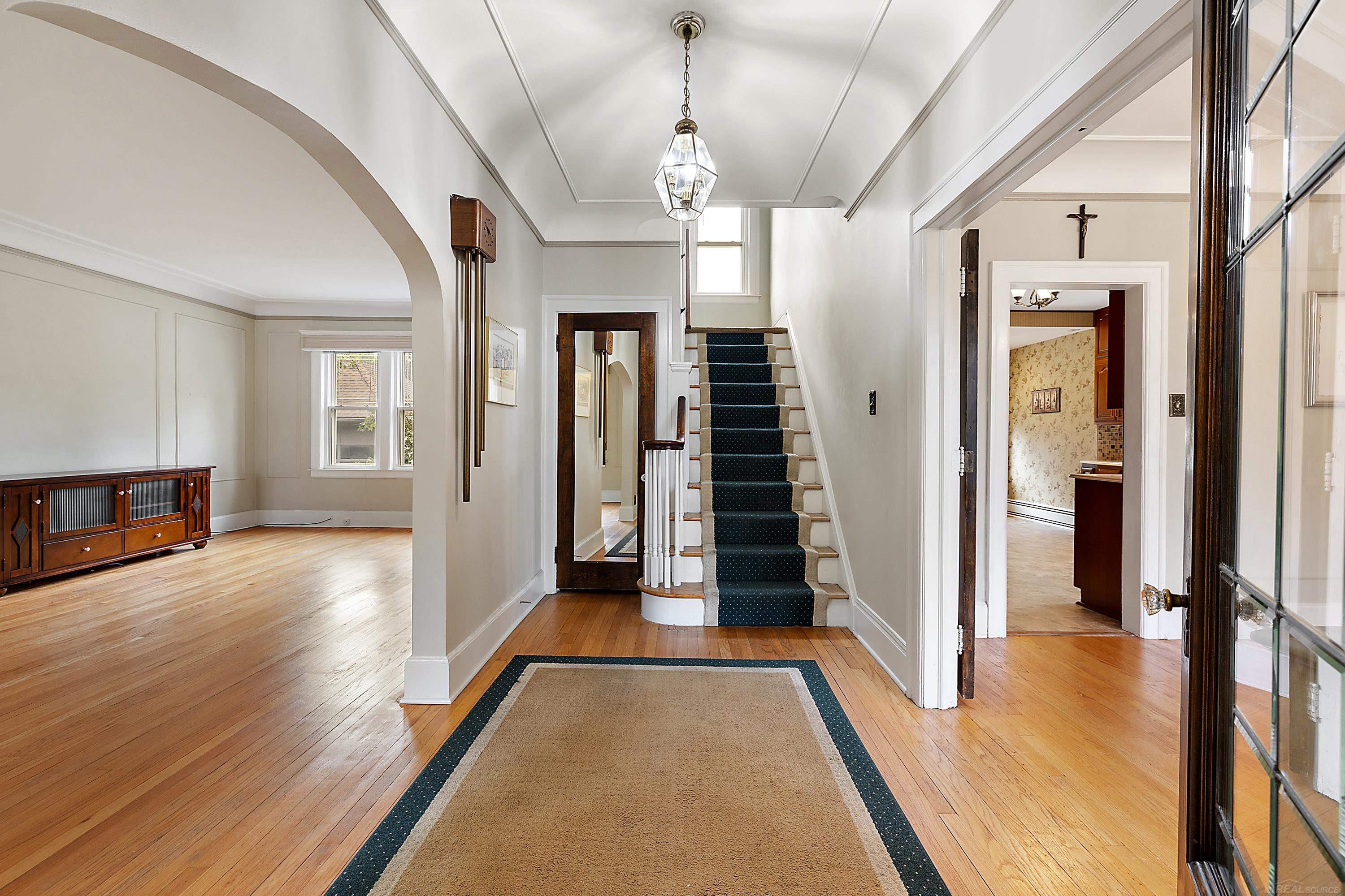 1371 Bedford Road Grosse Pointe Park, MI 48230 - Photo 7 of 44