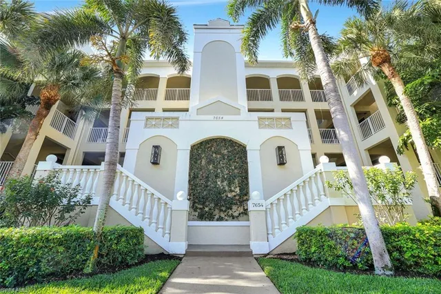 $1,100,000 | 7654 Pebble Creek Circle, Unit 5301, Naples, FL 34108