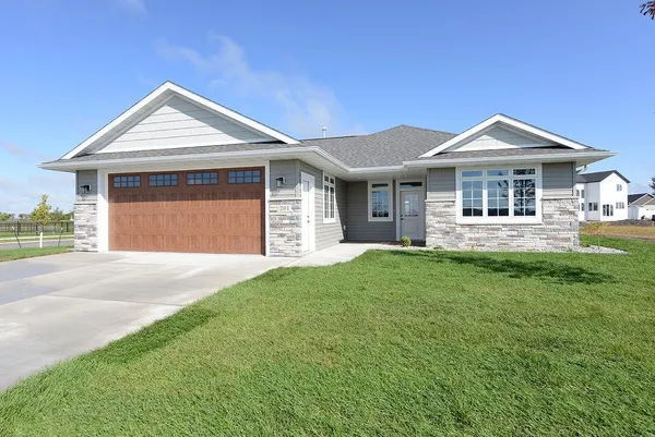 $610,000 | 201 Emma Court, Mapleton, ND 58059