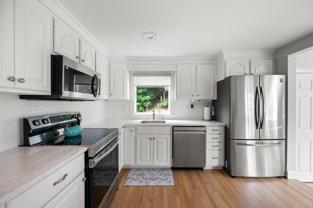 65 St Anne Road Weymouth, MA 02189 - Photo 8 of 35 Gallery Image 8