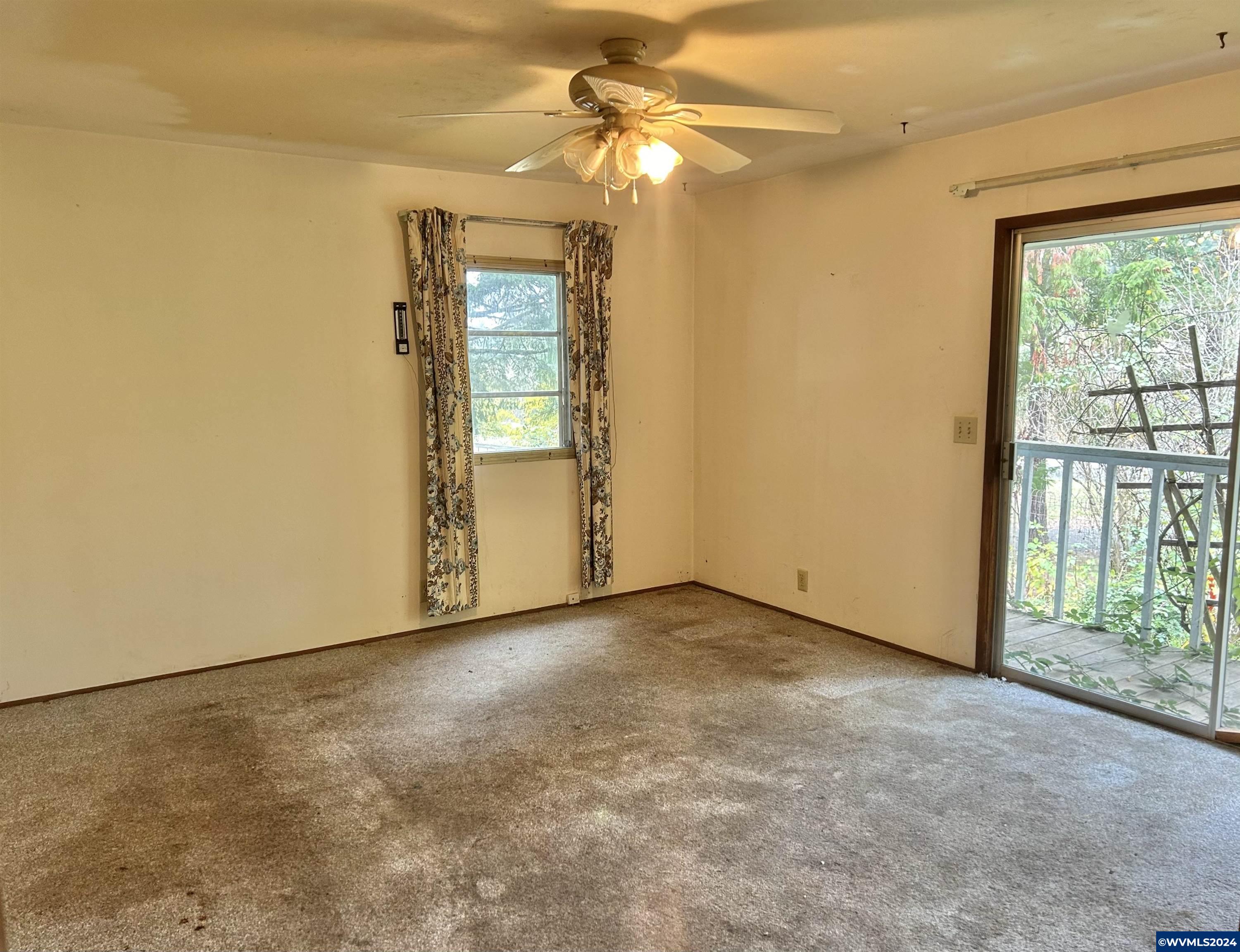 3095 Mistletoe Road Dallas, OR 97338 - Photo 4 of 37