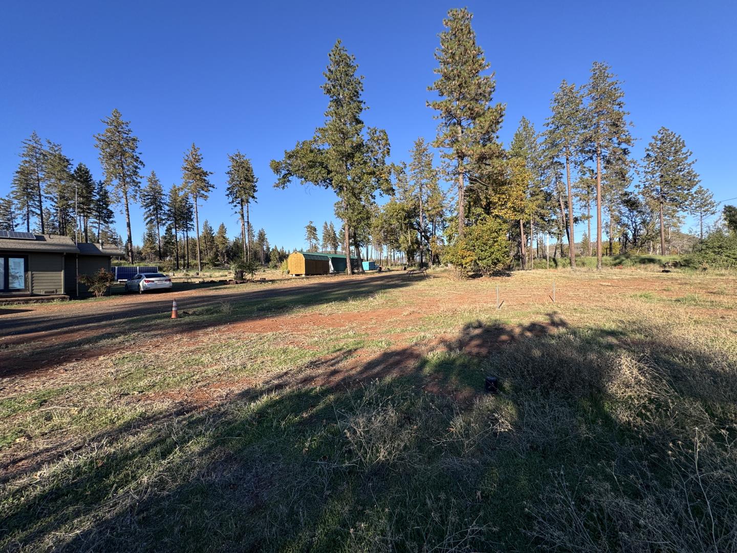 12168 Granite Ridge Road Oroville, CA 95965 - Photo 19 of 34 a view of a yard with a house