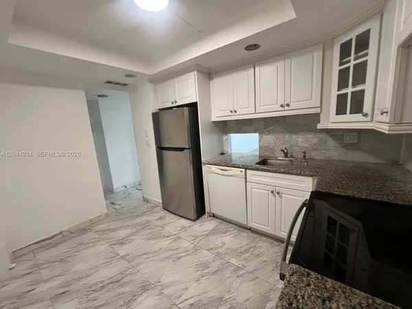 $2,000 | 1600 South Ocean Drive, Unit 18C, Hollywood, FL 33019