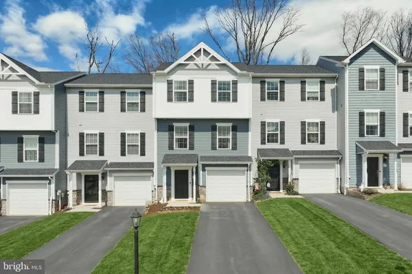 $284,900 | 61 Ayrshire Drive, Hanover, PA 17331