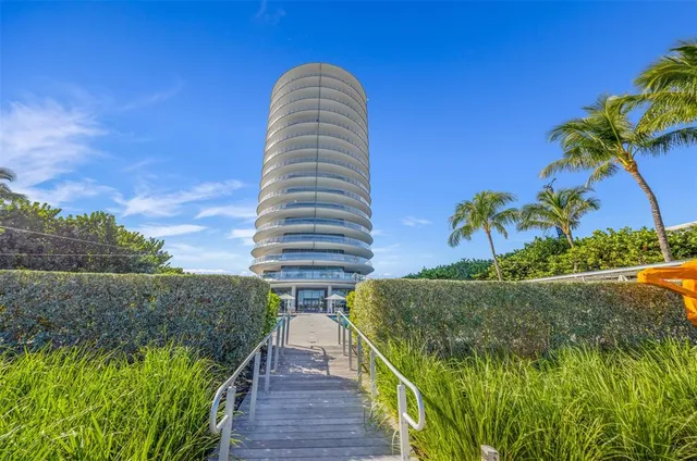 $8,600,000 | 8701 Collins Avenue, Unit 701, Surfside, FL 33154