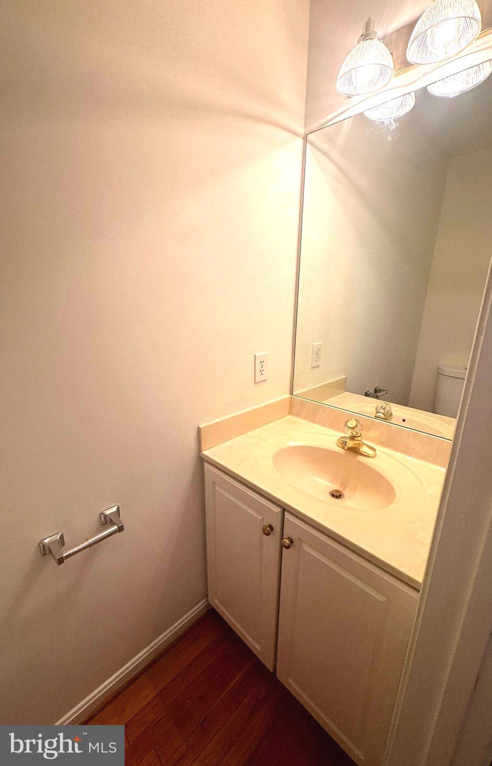 15110 Deer Valley Terrace Silver Spring, MD 20906 - Photo 19 of 32 Main level powder room