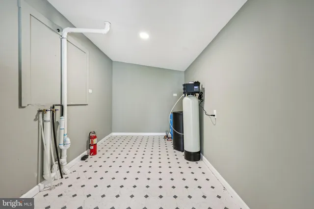 a view of a storage & utility room