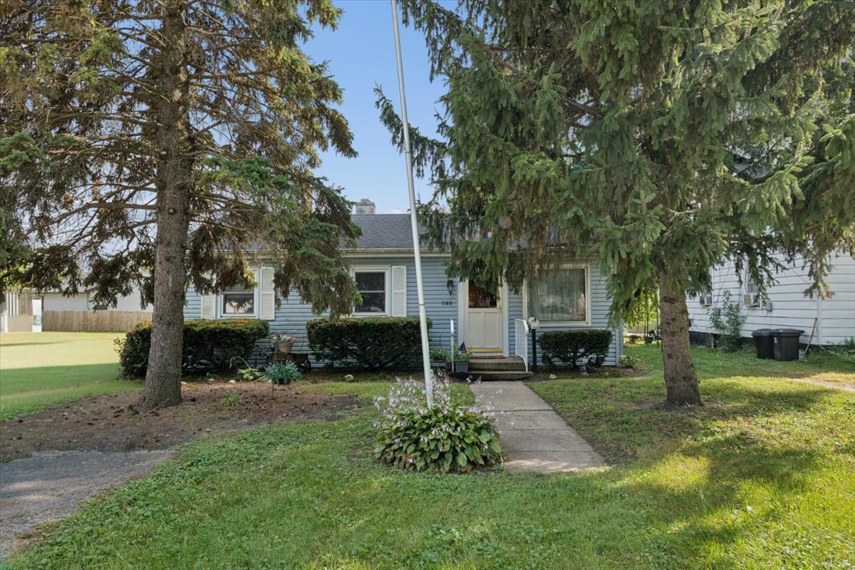 1140 Rathbone Avenue Aurora, IL 60506 - Photo 1 of 18 Gallery Image 1