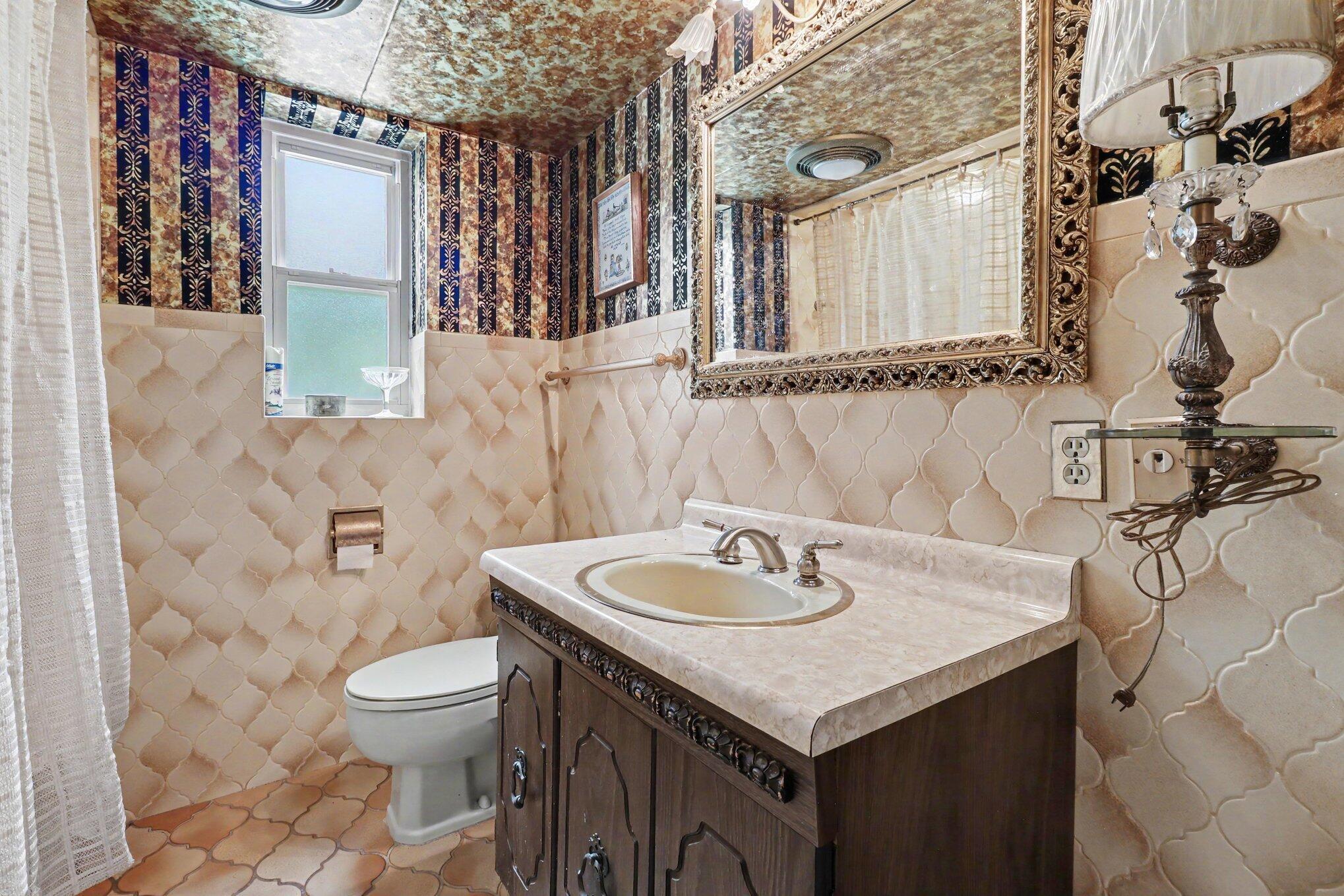 1027 Lawton Road Covington, KY 41011 - Photo 16 of 38 018_file_8287