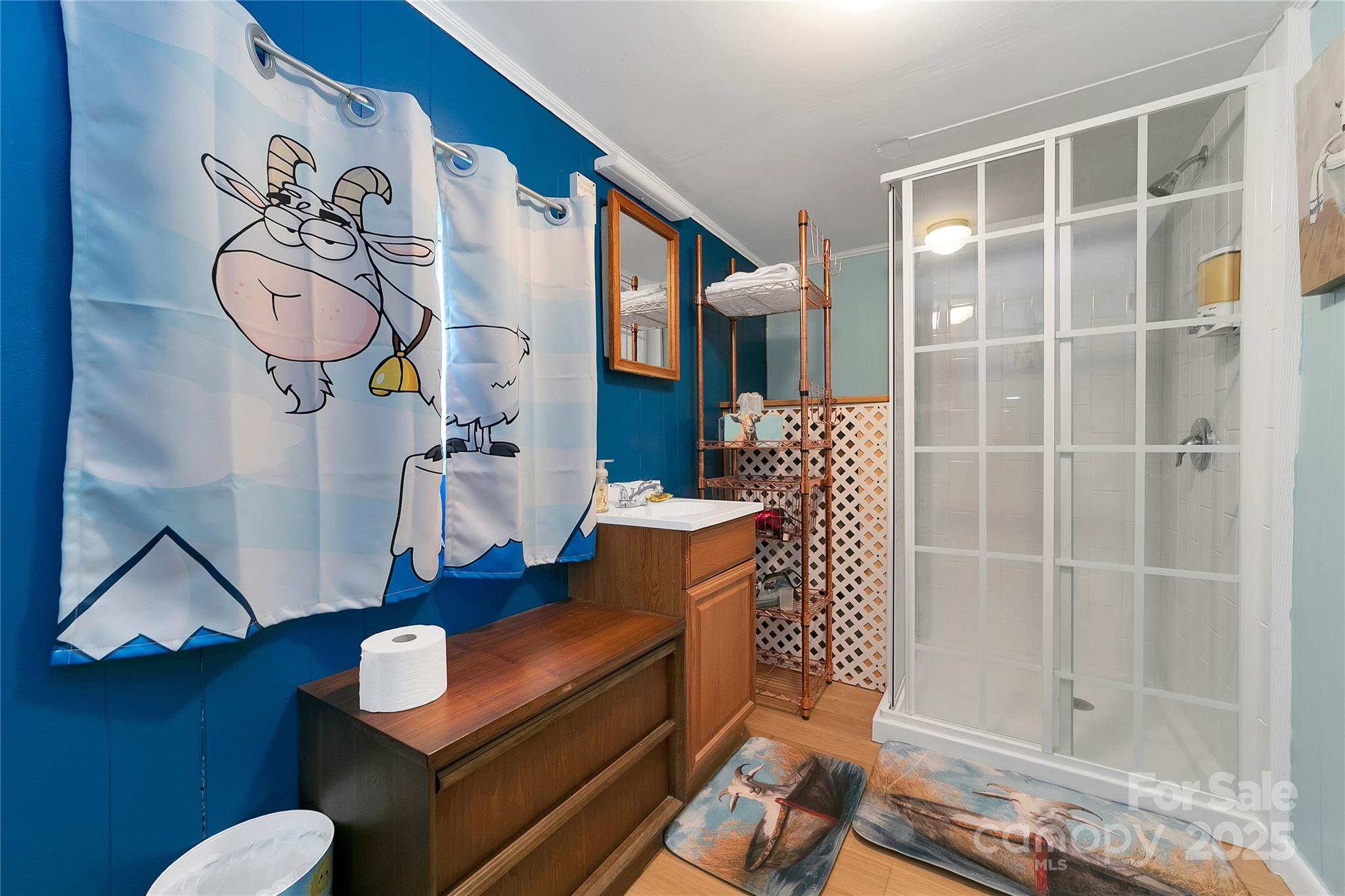 626 Fairview Loop Hot Springs, NC 28743 - Photo 23 of 44 a living room with furniture