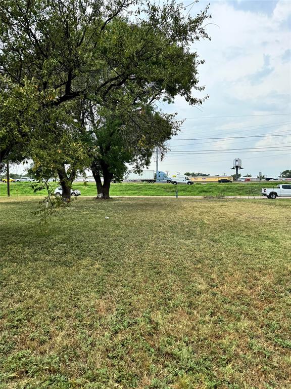 2614 Jeff Street Dallas, TX 75212 - Photo 4 of 4 a view of a field with an trees