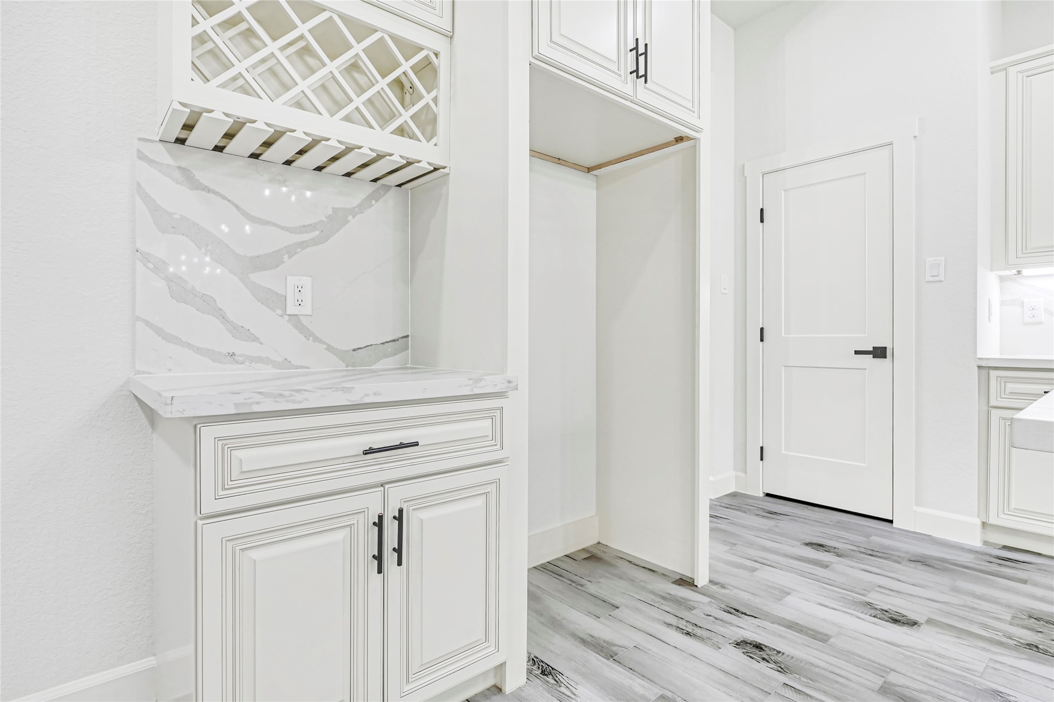 104 Inscription Lane Huntsville, TX 77340 - Photo 15 of 39 Gorgeous finishes and built in wine rack