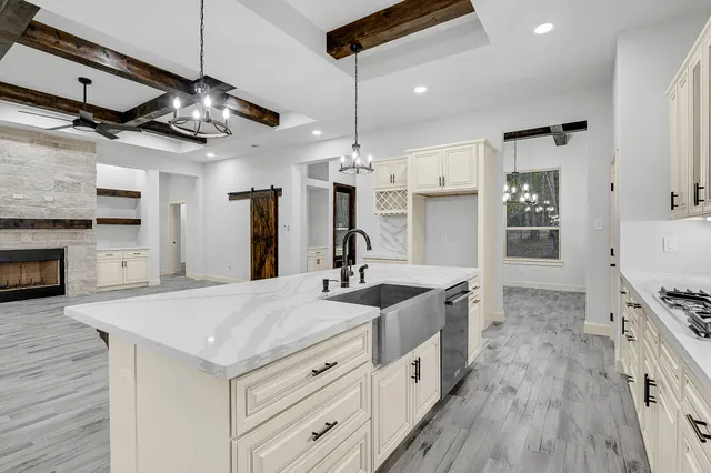 $699,750 | 104 Inscription Lane, Huntsville, TX 77340