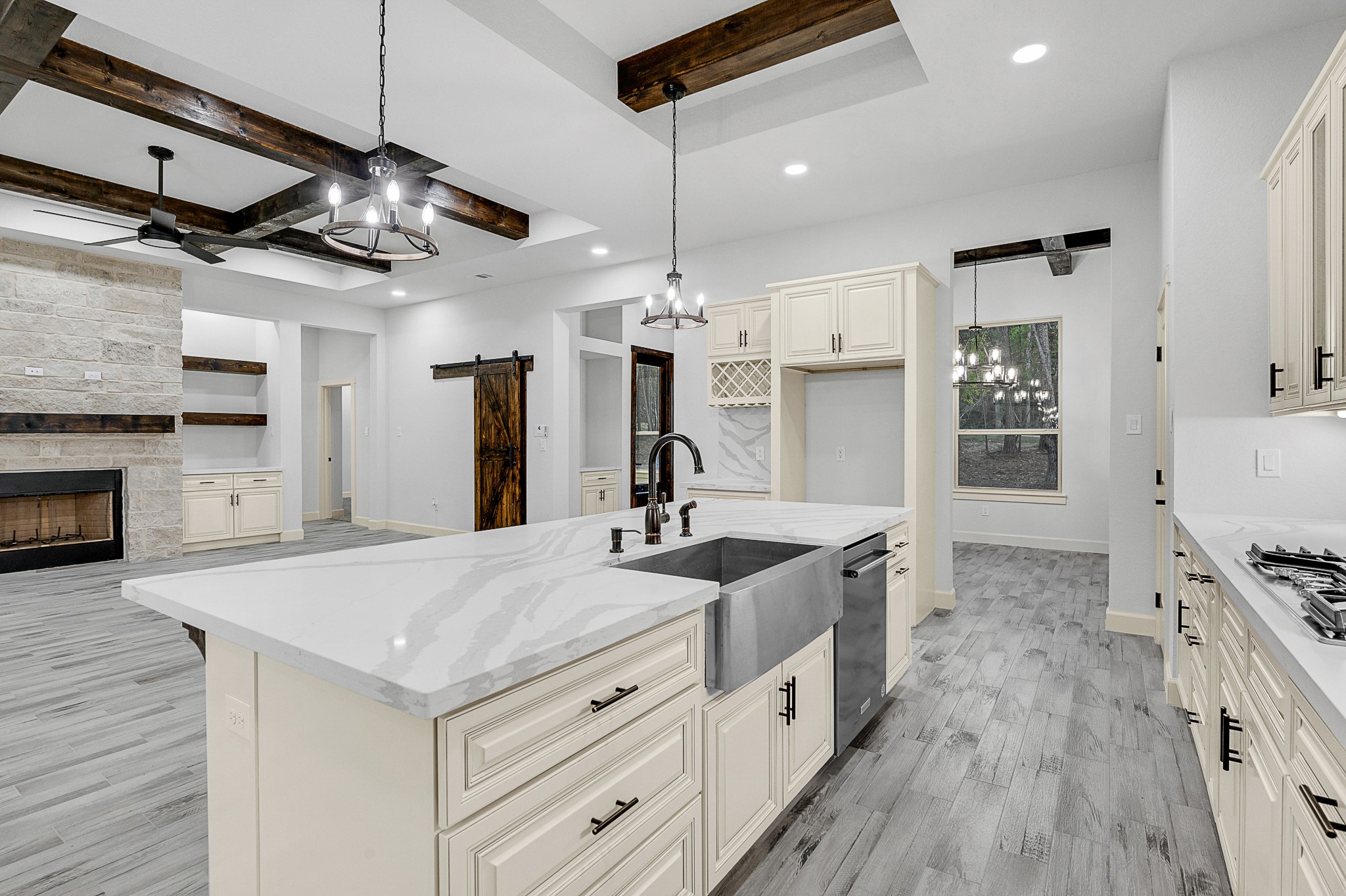 104 Inscription Lane Huntsville, TX 77340 - Photo 17 of 39 Great for entertaining